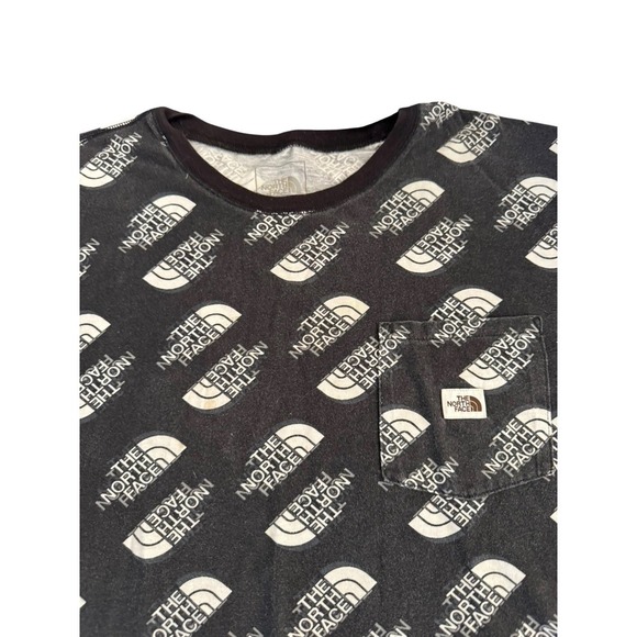 THE NORTH FACE Men's All Over Print Logo Pocket T-Shirt Black Size XL - Picture 1 of 6